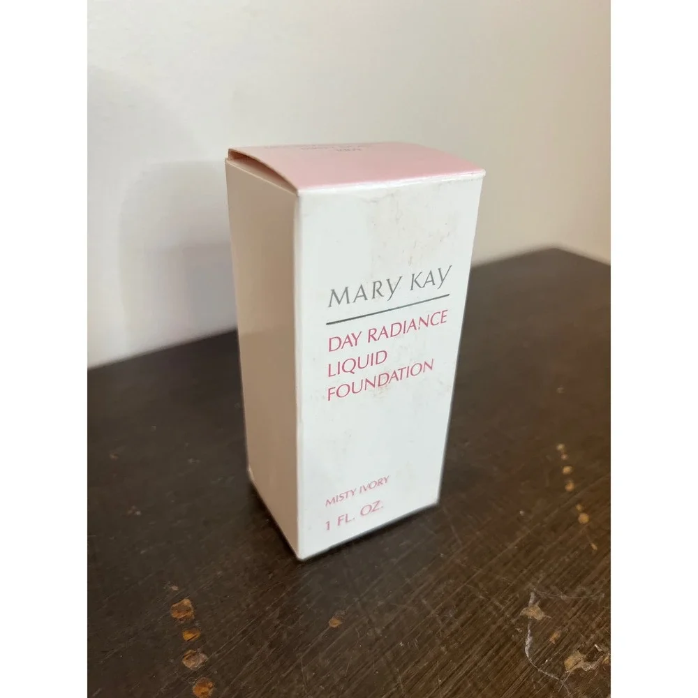 Mary Kay Day Radiance Liquid Foundation Misty Ivory 1 Fl Oz New‎ Boxed